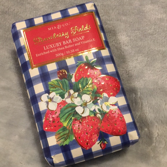 Scented Strawberry Fields Luxury Bar Hand Soap NWT 10.58oz shea butter vit E - Picture 13 of 15